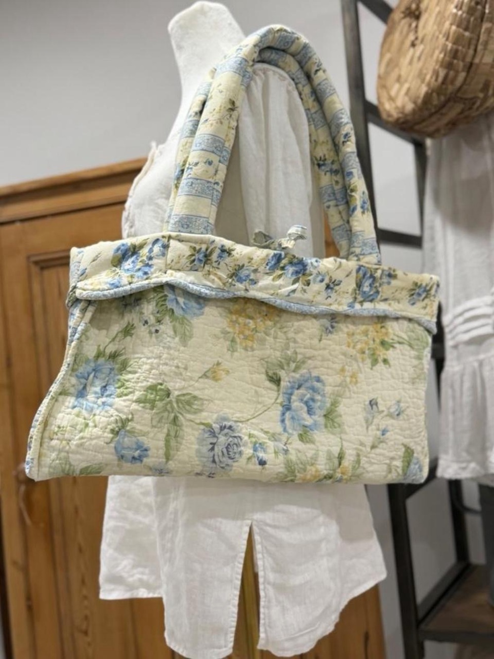 Quilted Floral Tote Bag in Cream and Blue - Unbranded